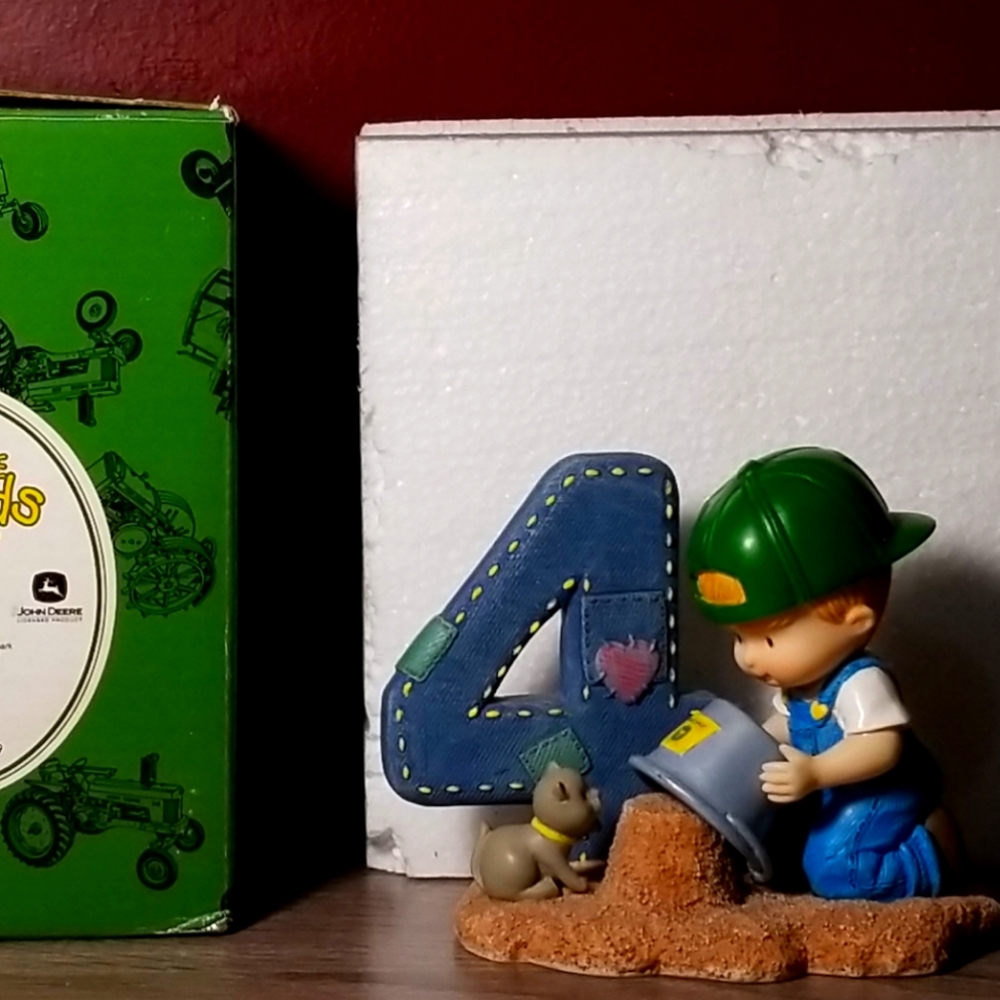 JOHN DEERE FRIENDS ENESCO AGE 4 BIRTHDAY BOY FIGURINE